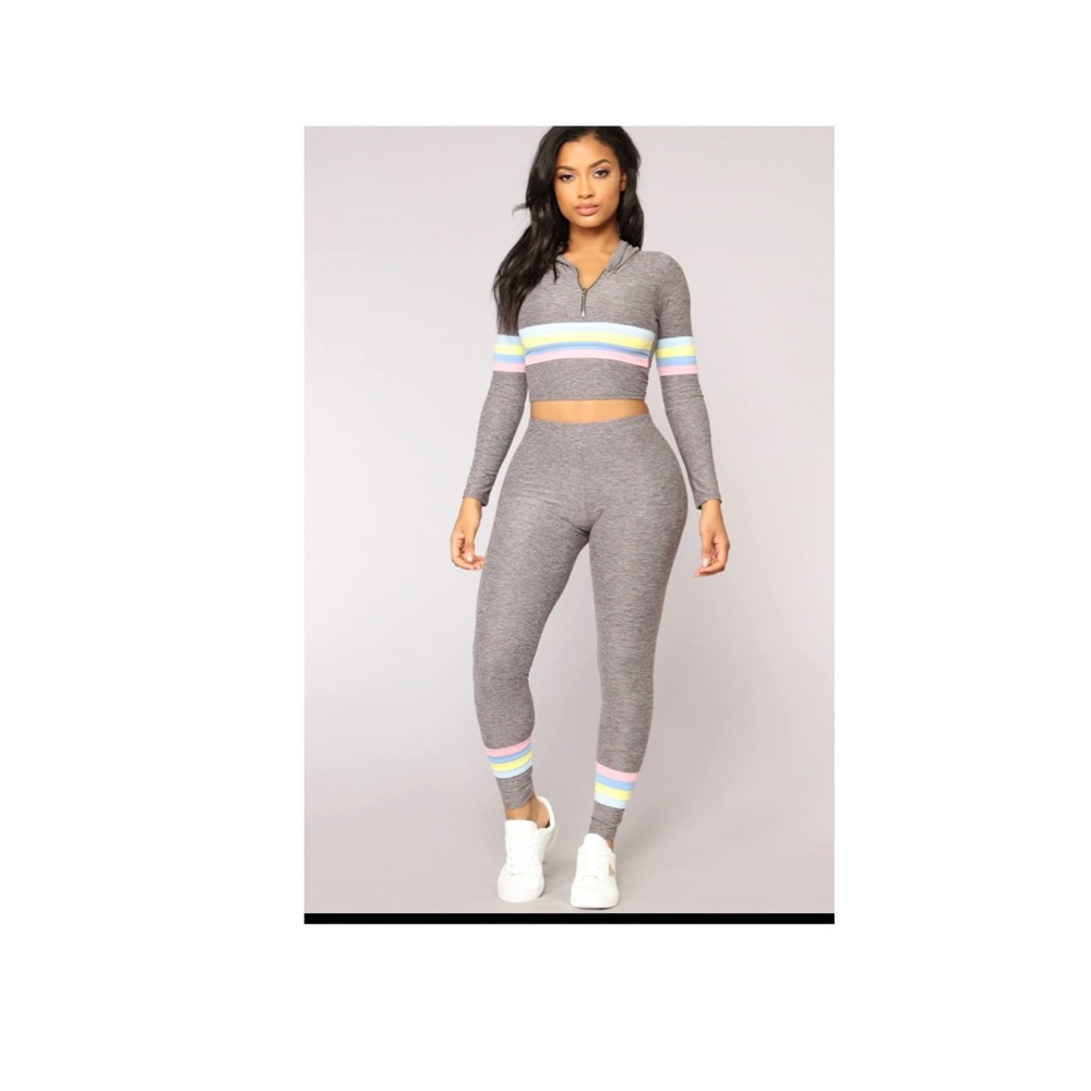 Fashion Nova Soni Stripe Set -olive green